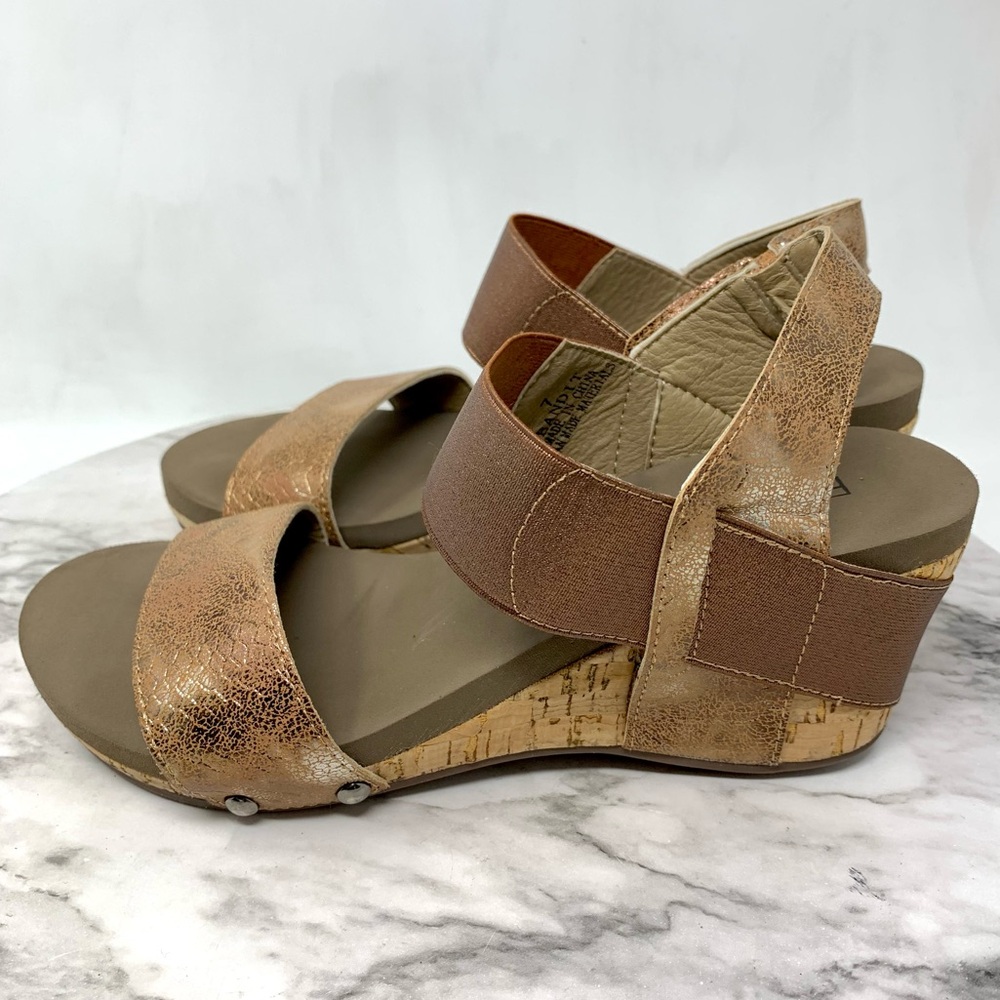 Boutique By Corkys Bandit Bronze Wedge Comfort Sandals 7 Boho Classic Resortwear - Picture 3 of 16